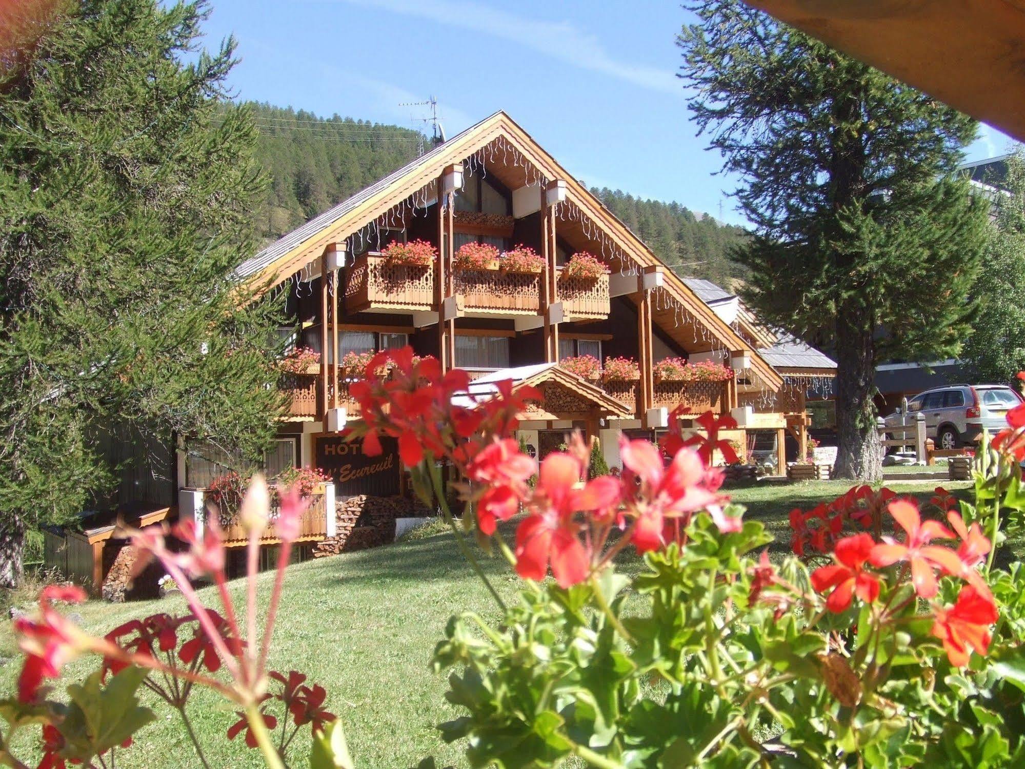 Hotel Ecureuil Vars  Exterior photo
