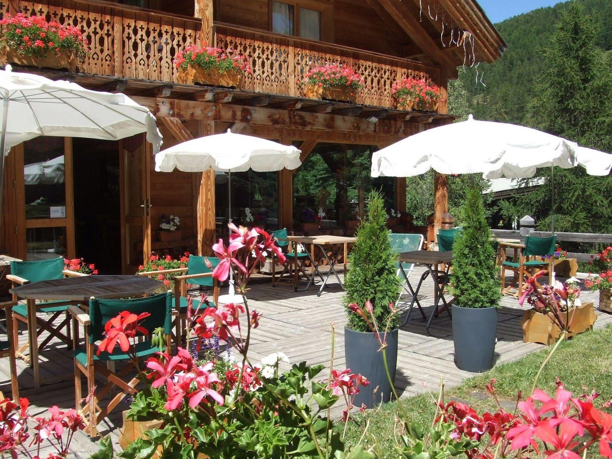 Hotel Ecureuil Vars  Exterior photo