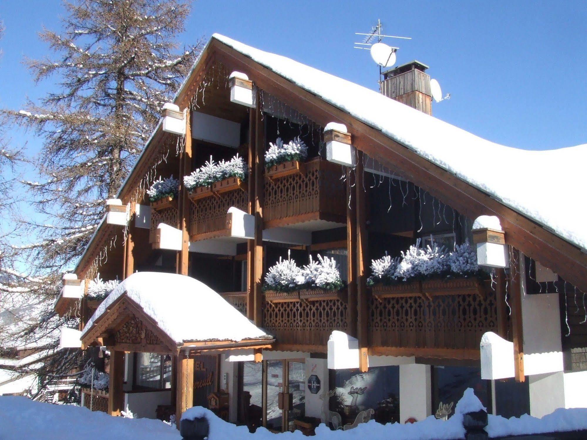 Hotel Ecureuil Vars  Exterior photo